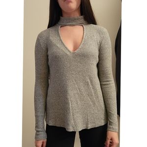 🟣 Grey ribbed collar neck sweater